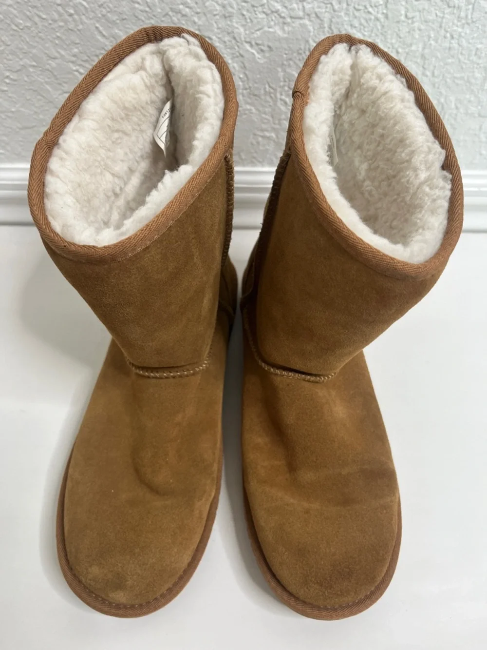 UGG Koola Short Sheepskin Boots Sz 9